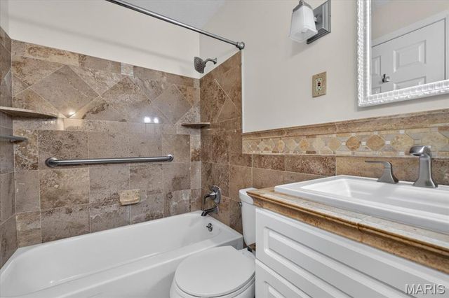 11999 Villa Dorado Drive F, Unincorporated, MO 63146