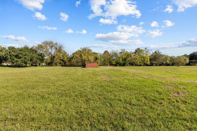 1 Fm 1128, Pearland, TX 77584