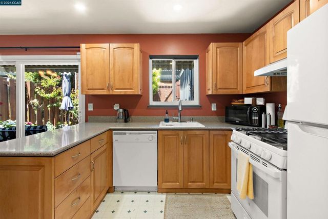 234 Park Ln, Richmond, CA 94803