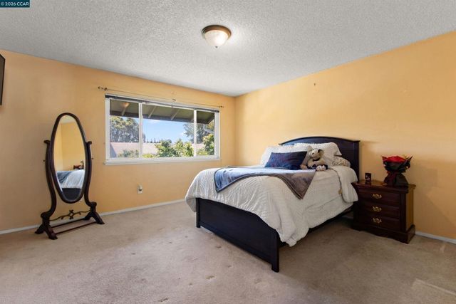 234 Park Ln, Richmond, CA 94803