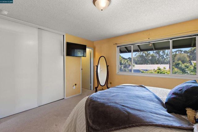 234 Park Ln, Richmond, CA 94803