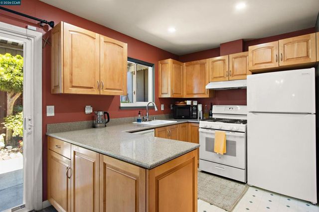 234 Park Ln, Richmond, CA 94803