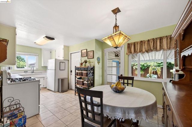 218 W Madill St, Antioch, CA 94509