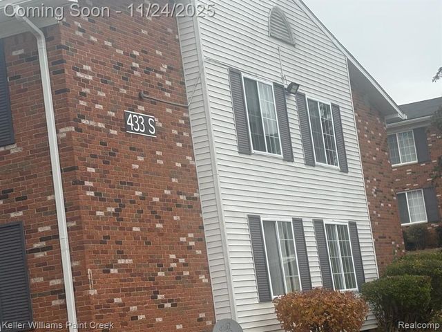 433 Fox Hills Drive 5, Bloomfield Hills, MI 48304