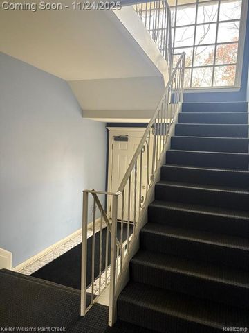 433 Fox Hills Drive 5, Bloomfield Hills, MI 48304