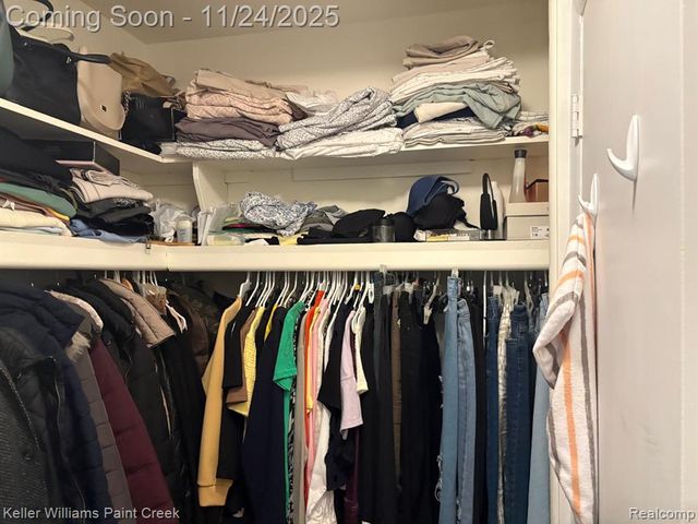 433 Fox Hills Drive 5, Bloomfield Hills, MI 48304