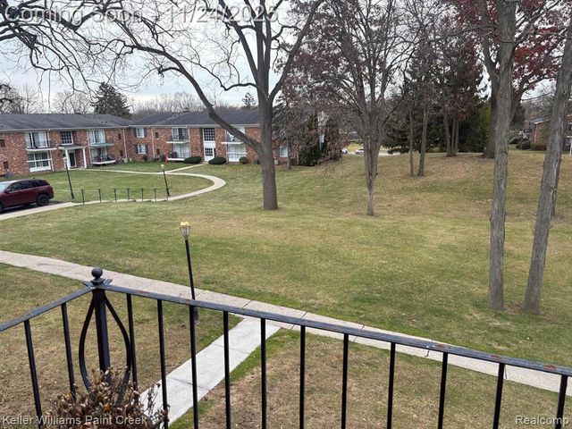 433 Fox Hills Drive 5, Bloomfield Hills, MI 48304