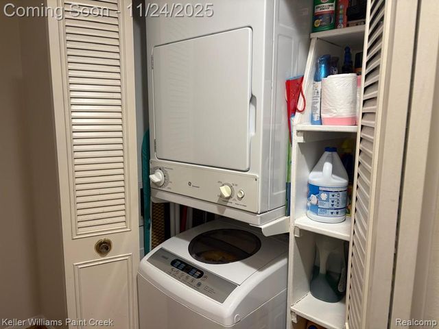 433 Fox Hills Drive 5, Bloomfield Hills, MI 48304