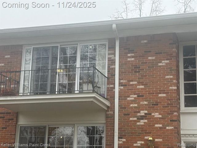 433 Fox Hills Drive 5, Bloomfield Hills, MI 48304