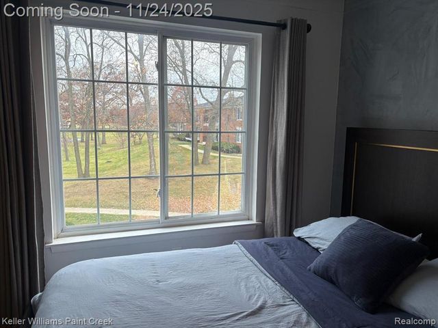 433 Fox Hills Drive 5, Bloomfield Hills, MI 48304