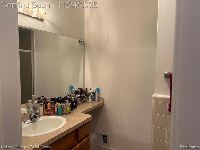 433 Fox Hills Drive 5, Bloomfield Hills, MI 48304