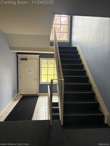 433 Fox Hills Drive 5, Bloomfield Hills, MI 48304