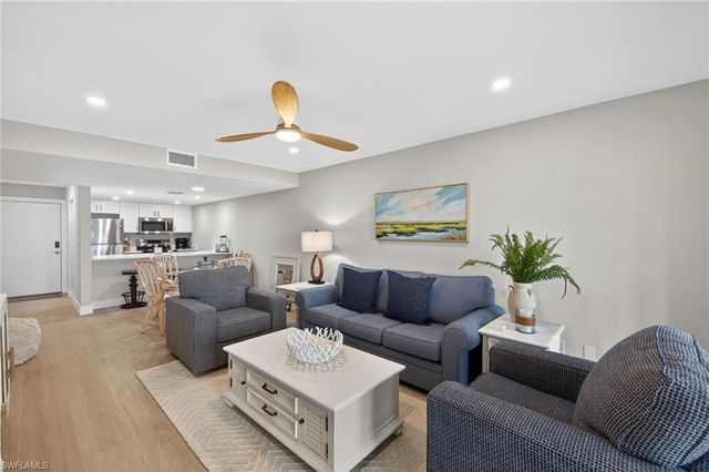 200 Lenell RD 212, Fort Myers Beach, FL 33931