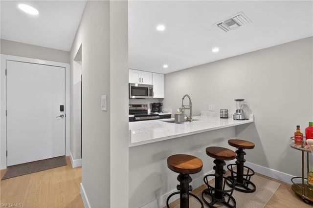 200 Lenell RD 212, Fort Myers Beach, FL 33931