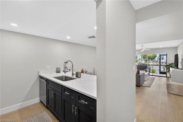 200 Lenell RD 212, Fort Myers Beach, FL 33931