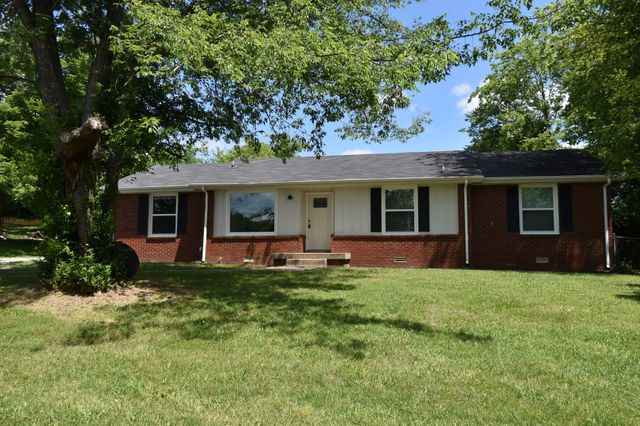 1579 Cherry Tree Dr, Clarksville, TN 37042