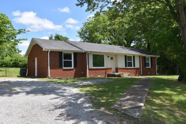 1579 Cherry Tree Dr, Clarksville, TN 37042