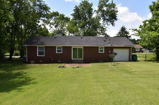 1579 Cherry Tree Dr, Clarksville, TN 37042