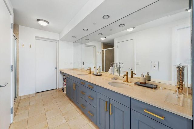 1 Miranova Place, 1220, Columbus, OH 43215