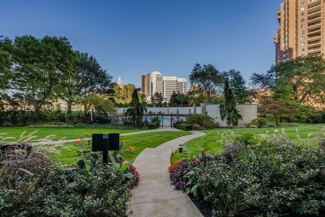 1 Miranova Place, 1220, Columbus, OH 43215