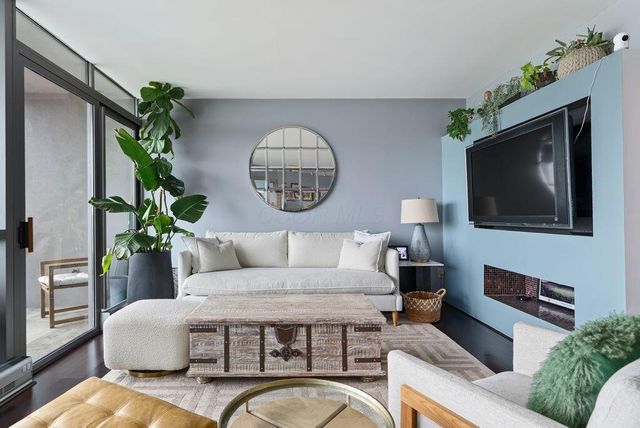 1 Miranova Place, 1220, Columbus, OH 43215