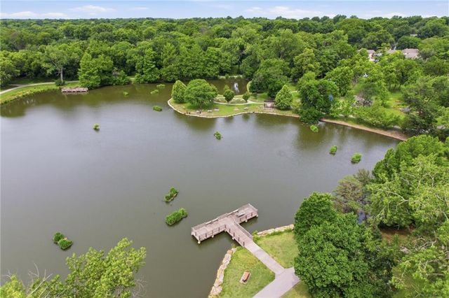 8524 Riley Street, Overland Park, KS 66212