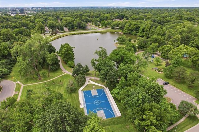 8524 Riley Street, Overland Park, KS 66212