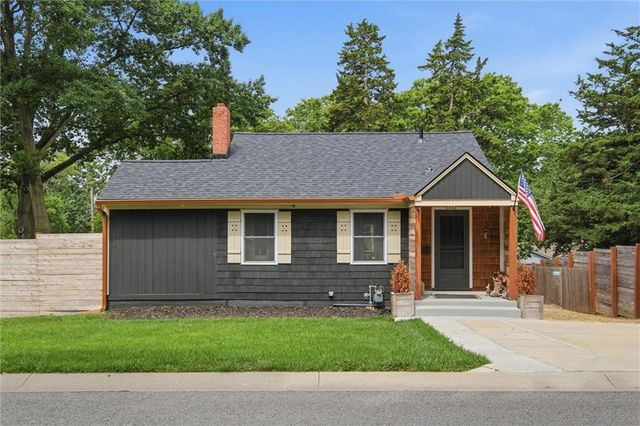 8524 Riley Street, Overland Park, KS 66212