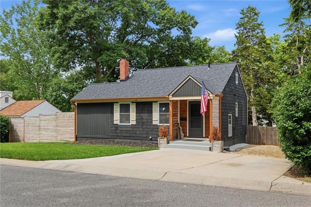 8524 Riley Street, Overland Park, KS 66212