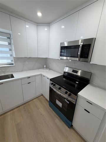 18940 SW 113th Ct, Miami, FL 33157