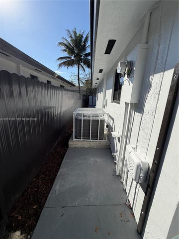 18940 SW 113th Ct, Miami, FL 33157