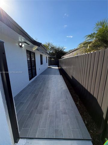 18940 SW 113th Ct, Miami, FL 33157