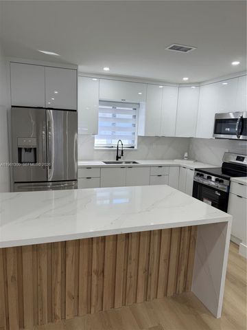 18940 SW 113th Ct, Miami, FL 33157