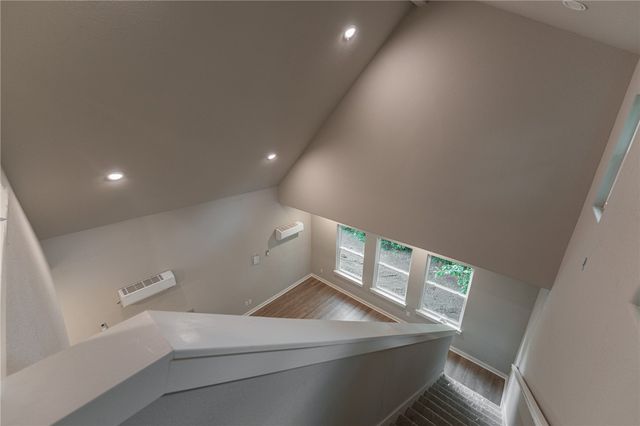 1327 S Van Buren Avenue, Fayetteville, AR 72701