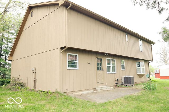 1221 S Poplar Street, Seymour, IN 47274