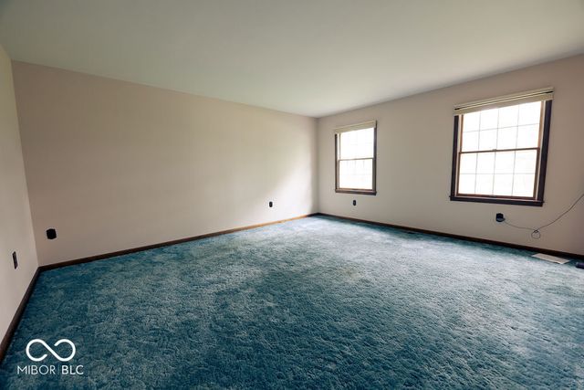 1221 S Poplar Street, Seymour, IN 47274