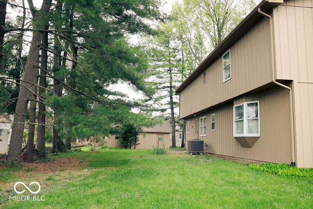 1221 S Poplar Street, Seymour, IN 47274