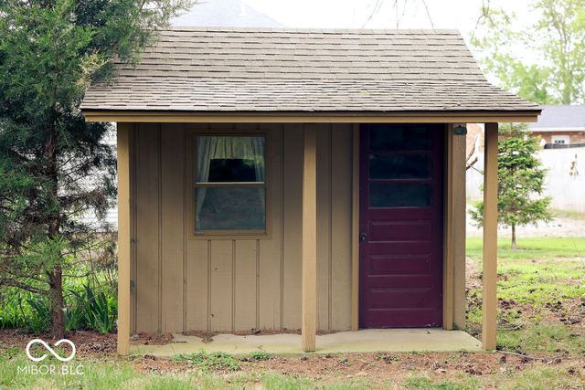 1221 S Poplar Street, Seymour, IN 47274
