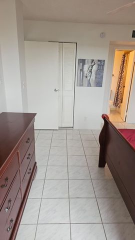 4851 NW 26th Court 342, Lauderdale Lakes, FL 33313