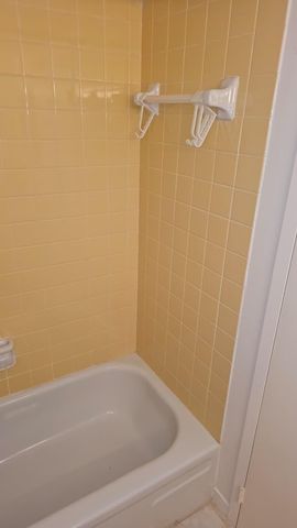 4851 NW 26th Court 342, Lauderdale Lakes, FL 33313