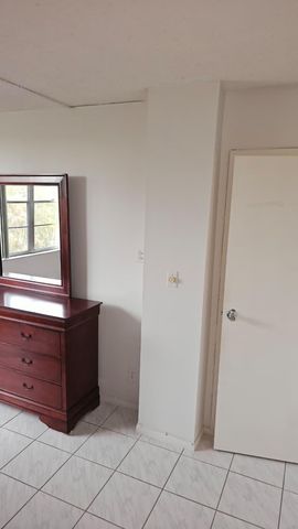 4851 NW 26th Court 342, Lauderdale Lakes, FL 33313