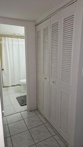 4851 NW 26th Court 342, Lauderdale Lakes, FL 33313