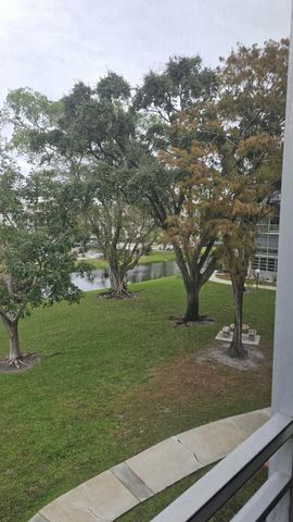 4851 NW 26th Court 342, Lauderdale Lakes, FL 33313