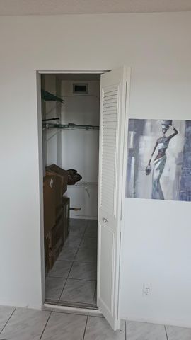 4851 NW 26th Court 342, Lauderdale Lakes, FL 33313