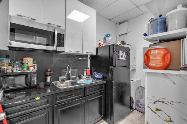 1879 NW 7th St, Miami, FL 33125