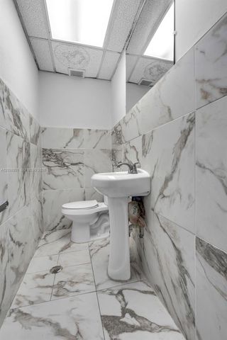 1879 NW 7th St, Miami, FL 33125