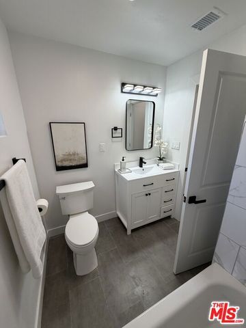 10419 Vassar Avenue, Chatsworth (los Angeles), CA 91311