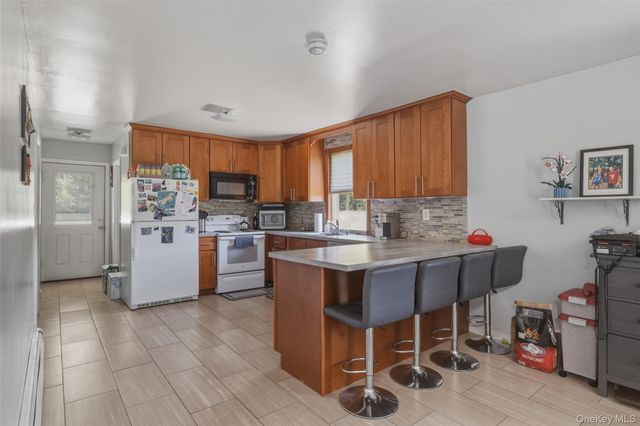 2 North Street, Manorville, NY 11949