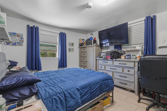 2 North Street, Manorville, NY 11949