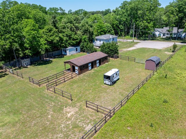 2 North Street, Manorville, NY 11949